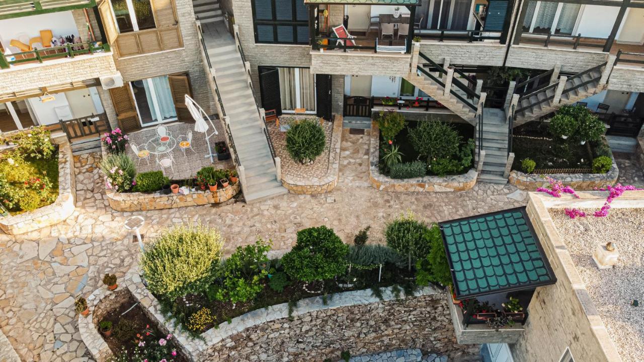 Villa Amos At Aquamarine Residence Влёра Экстерьер фото